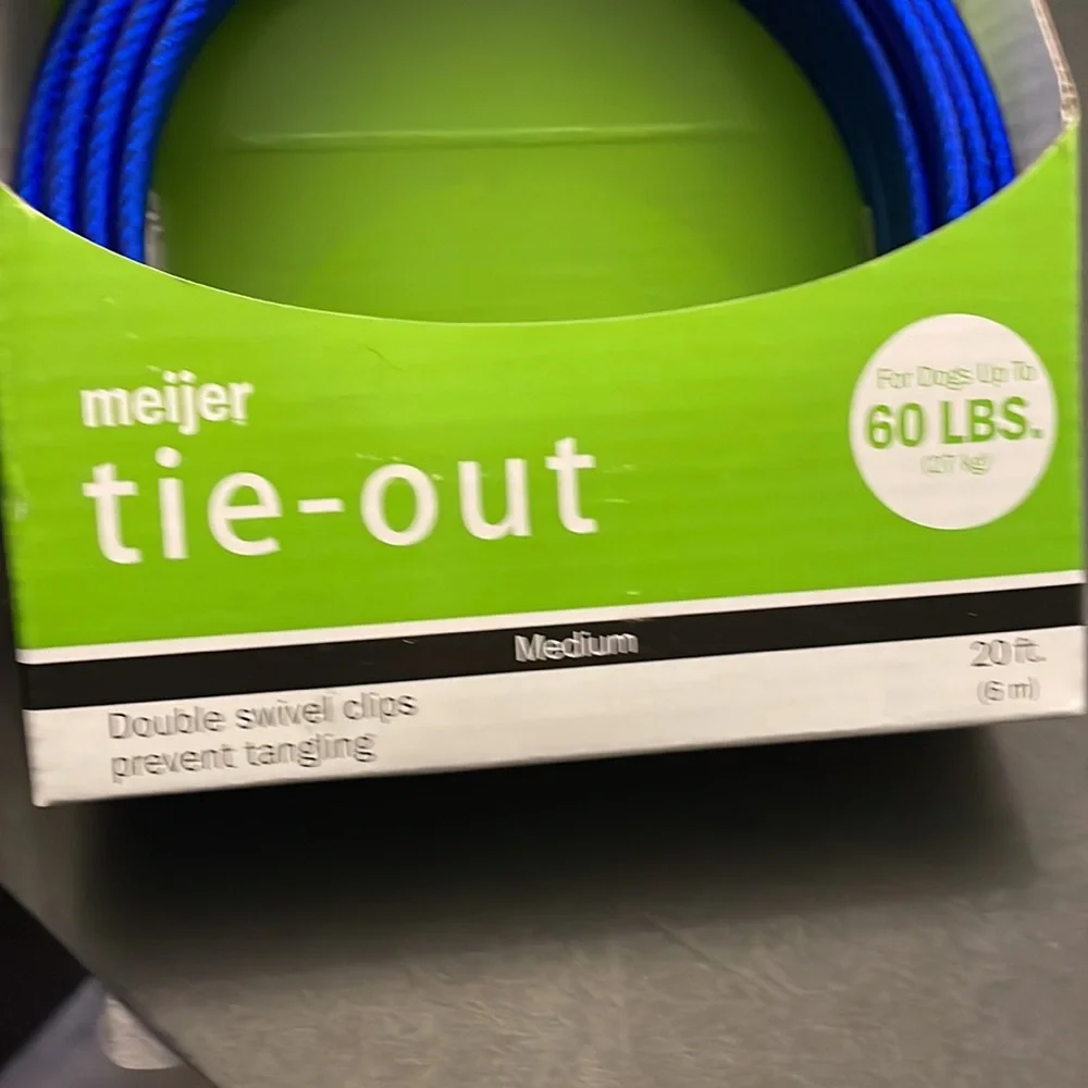 Tie out with double swivel clips 20 feet leash Up to 60lbs